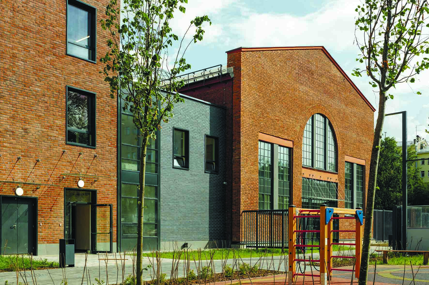 Сборочная мастерская архитектурной фабрики Русский Рено.jpg